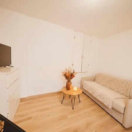 Apartment Paisible Proche Centre